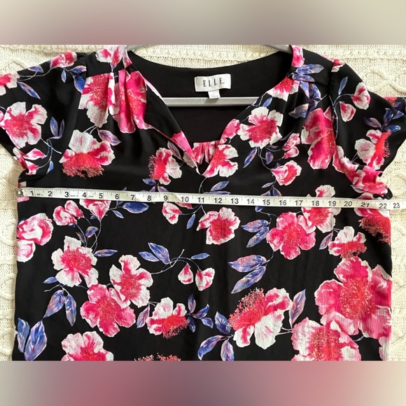 Elle Poly/Spandex Blend Floral Blouse Women’s Size Large - Picture 2 of 14